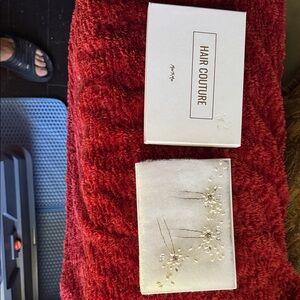 Elegant Cream Hair Accessory